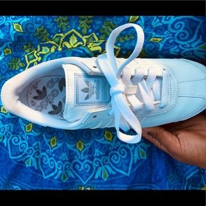White adidas somoas
